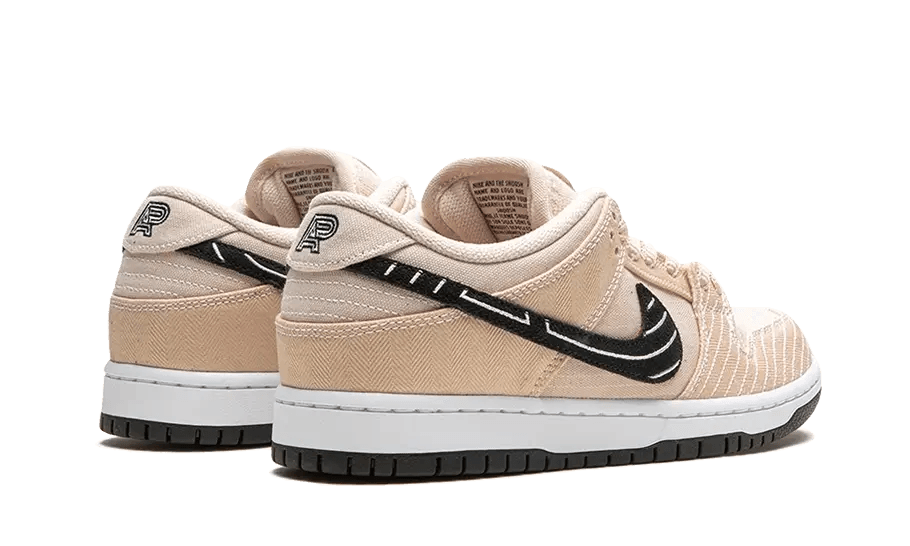 Nike SB Dunk Low Albino & Preto - Addtocart®